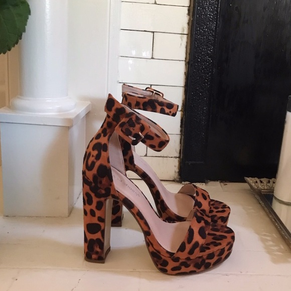Cheetah heels - Picture 2 of 3